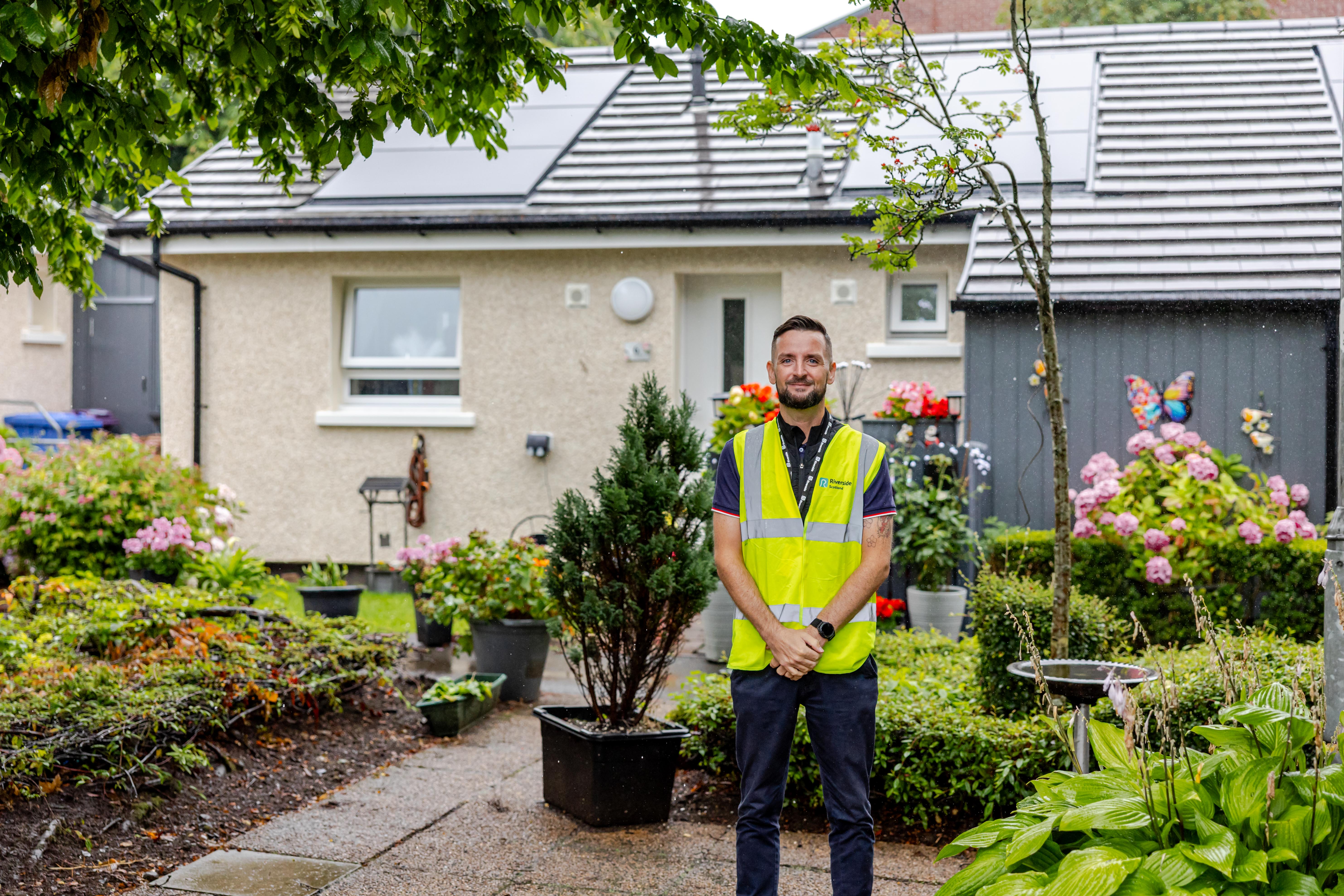 Riverside colleague outside property