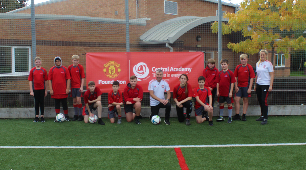 Manchester United legend Denis Irwin visiting school in Carlisle