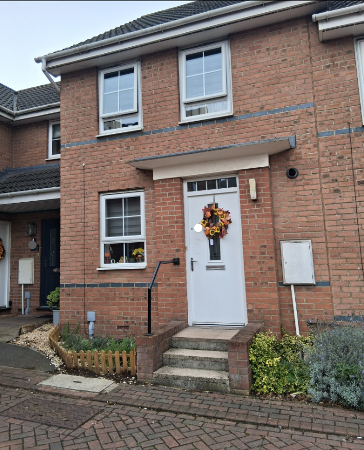 Two storey end of terrace house