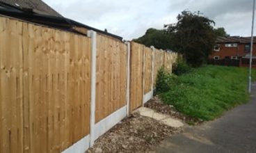 Image of new fencing in neighbourhood