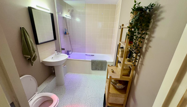 Bathroom.JPG